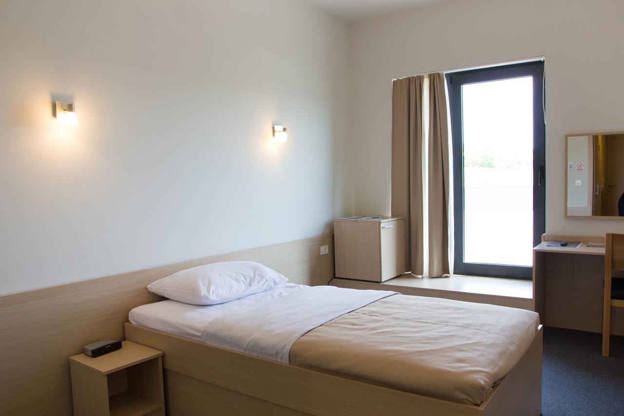Hotel Lika Sjever Brinje Dış mekan fotoğraf